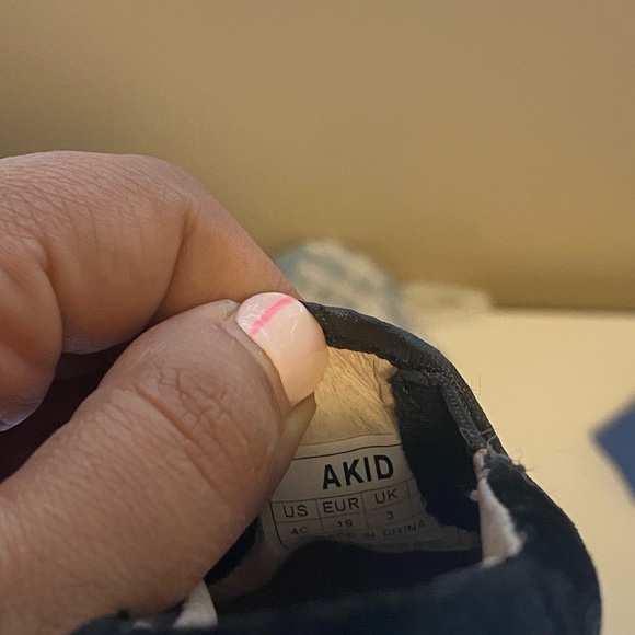 Black Velvet AKID 4C kids shoes. - Picture 3 of 3